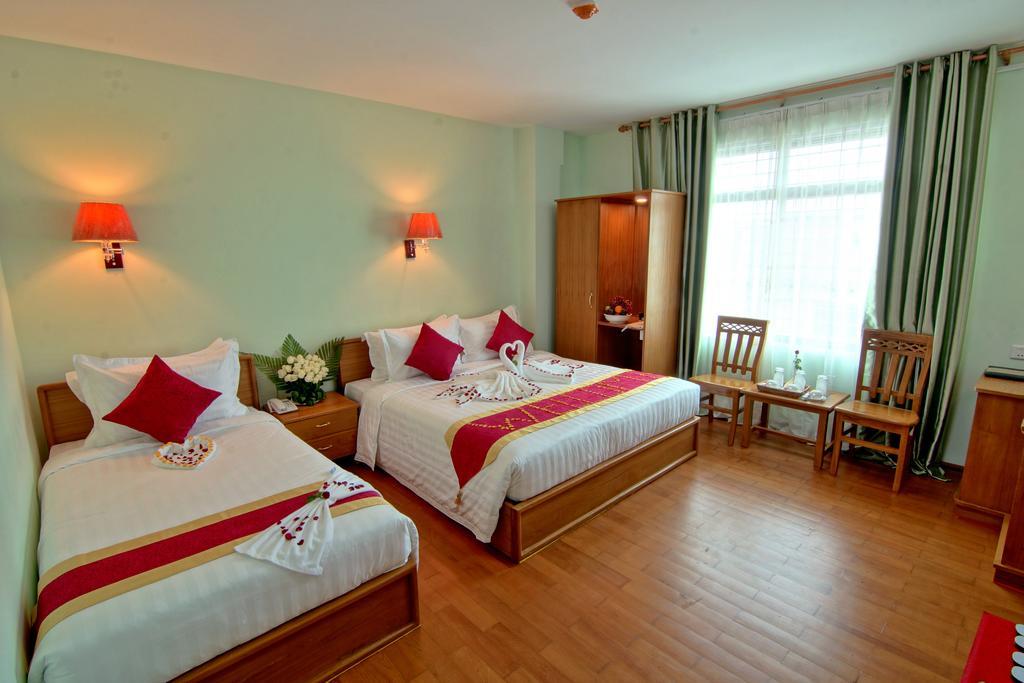 Hotel A1 Mandalay Room photo